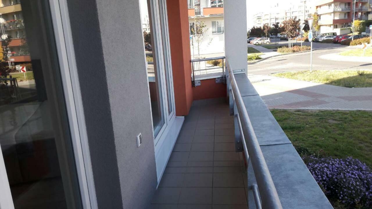 H+ Apartman Letiste Praha Apartamento Exterior foto