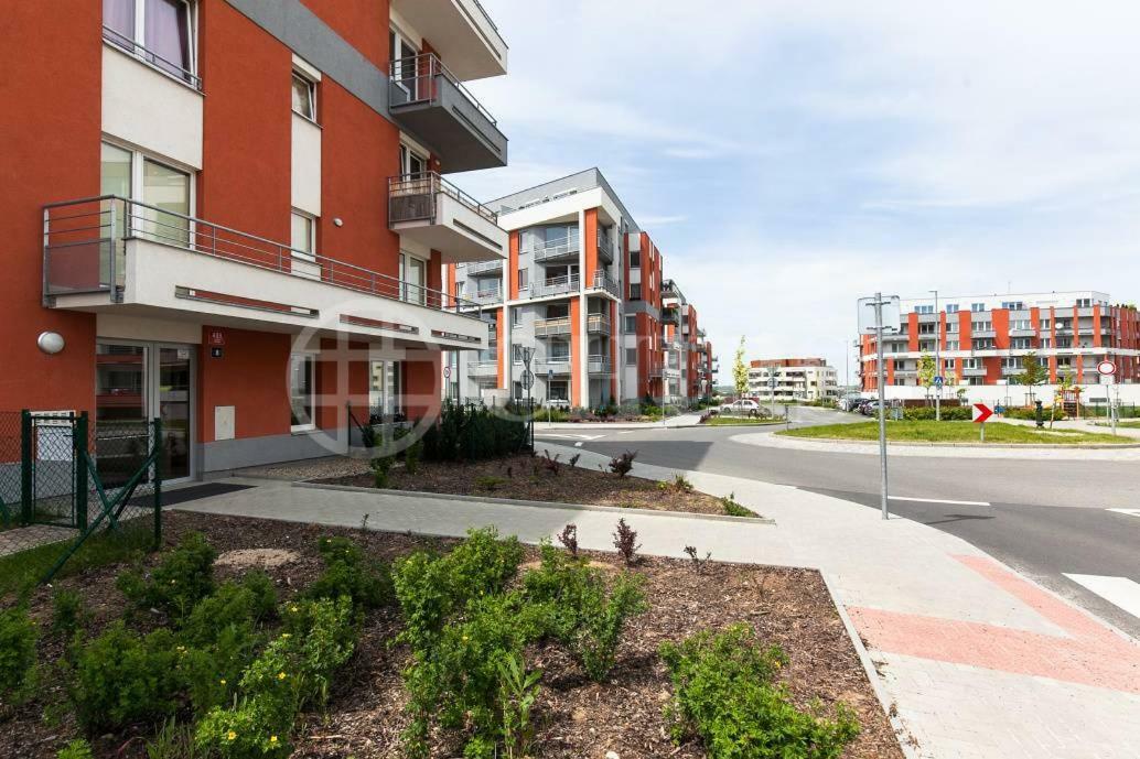 H+ Apartman Letiste Praha Apartamento Exterior foto