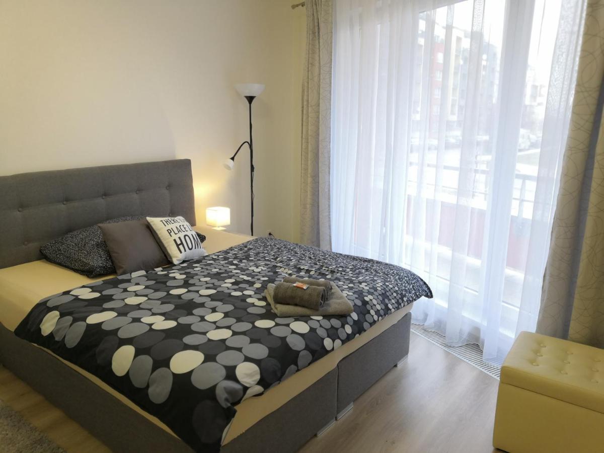 H+ Apartman Letiste Praha Apartamento Exterior foto